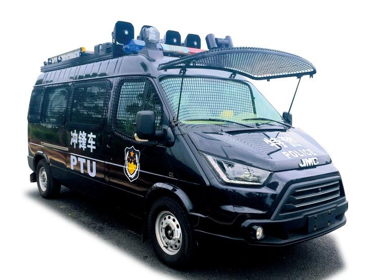 盾甲警用运兵车